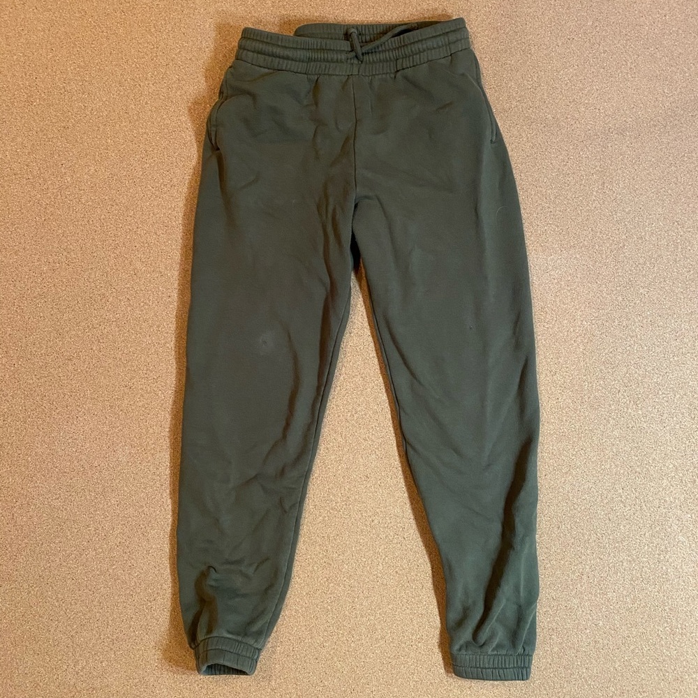 TNA Joggers size M